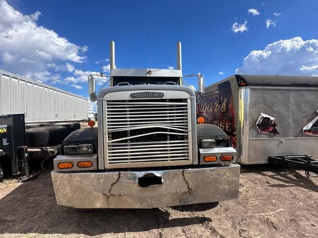 Image of Freightliner Classic equipment image 1