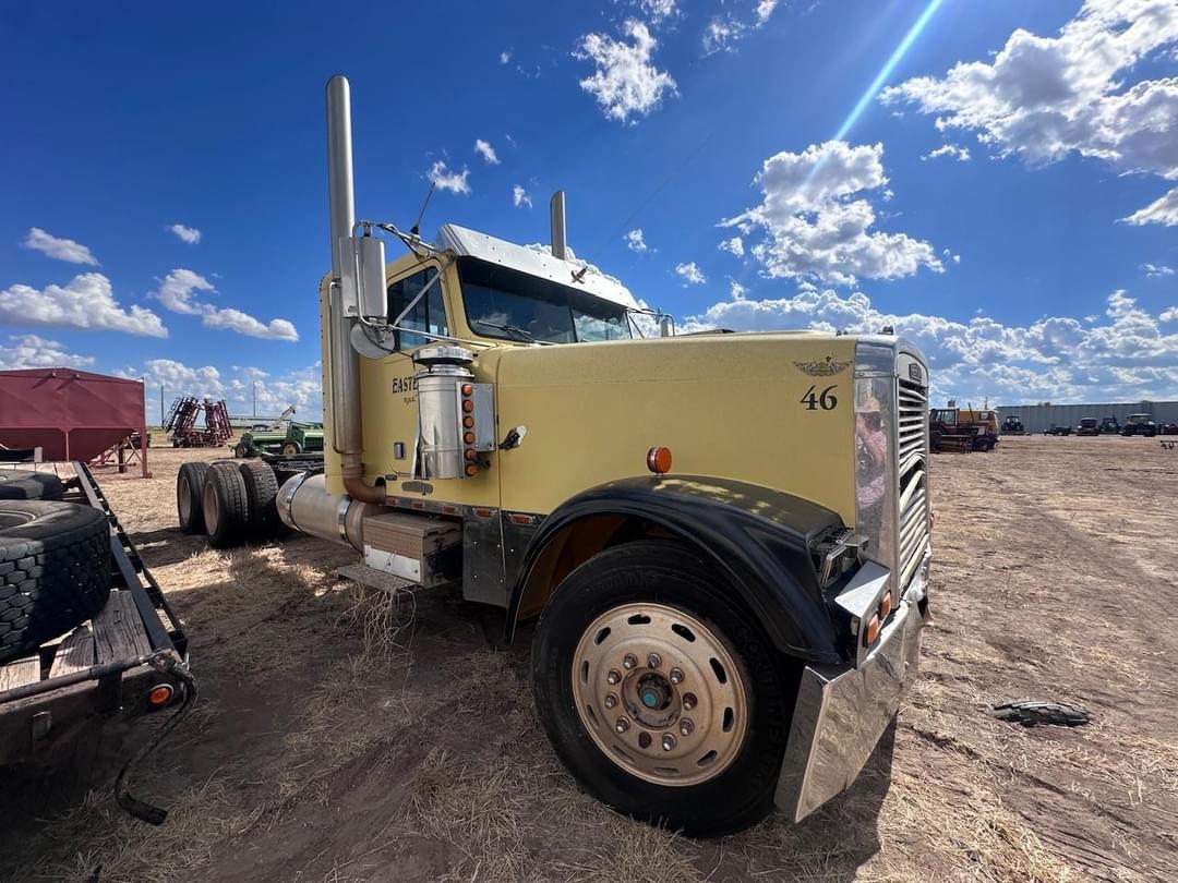 Image of Freightliner Classic Primary image