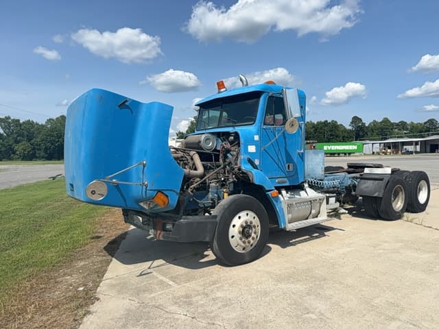 Image of Freightliner Day Cab Truck equipment image 1