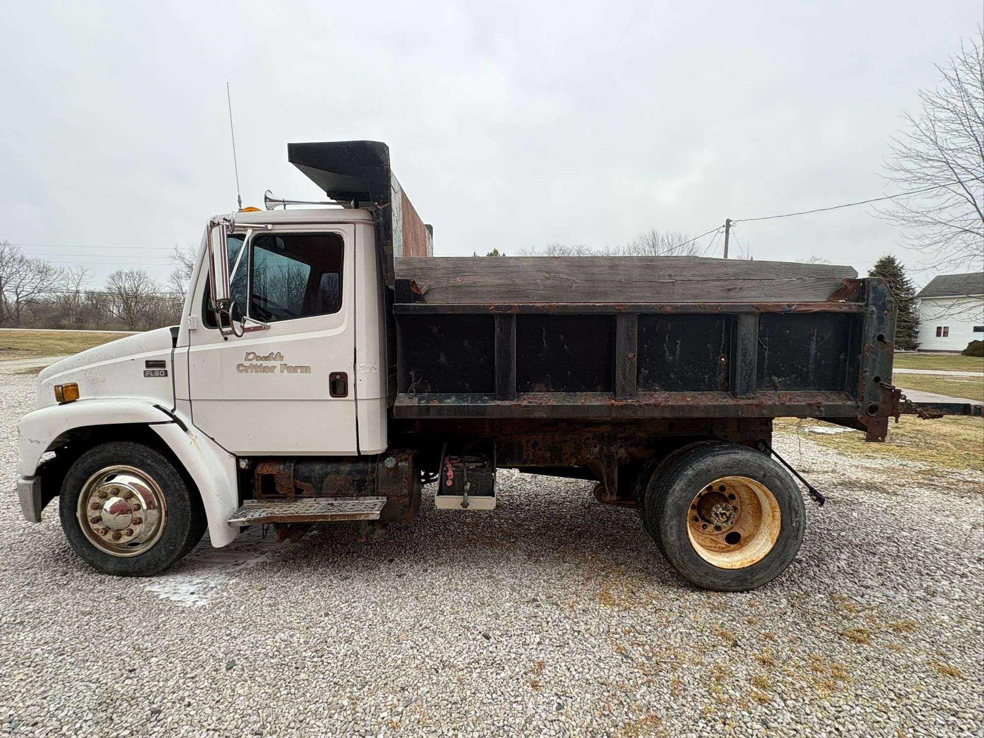 1996 Freightliner FL60 Equipment Image0