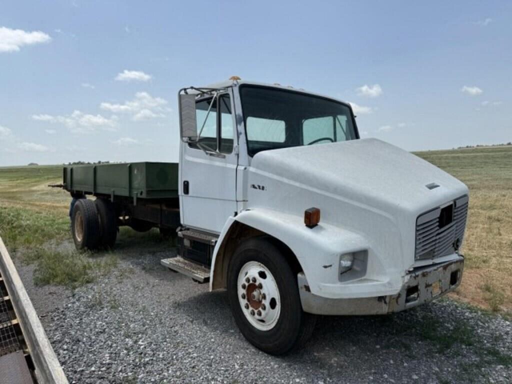 Image of Freightliner FL60 Primary image