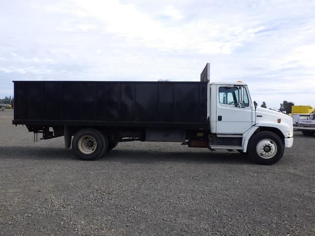 Image of Freightliner FL70 equipment image 3