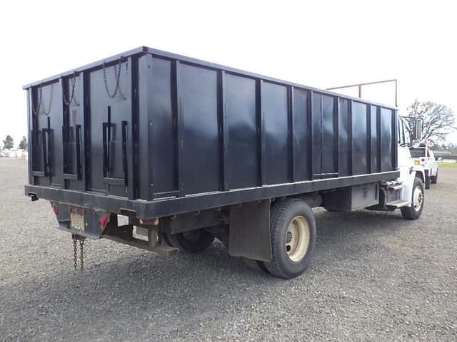 Image of Freightliner FL70 equipment image 4