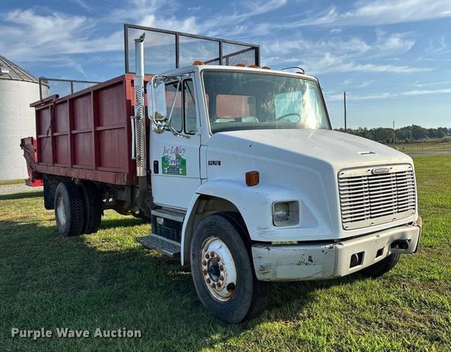 Image of Freightliner FL70 equipment image 2