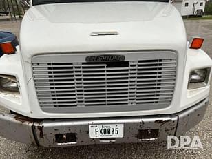 Main image Freightliner FL70 20