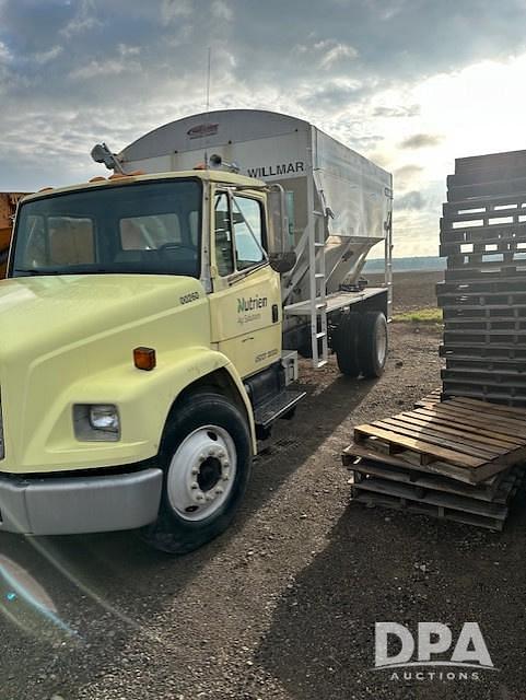 Image of Freightliner FL70 equipment image 1