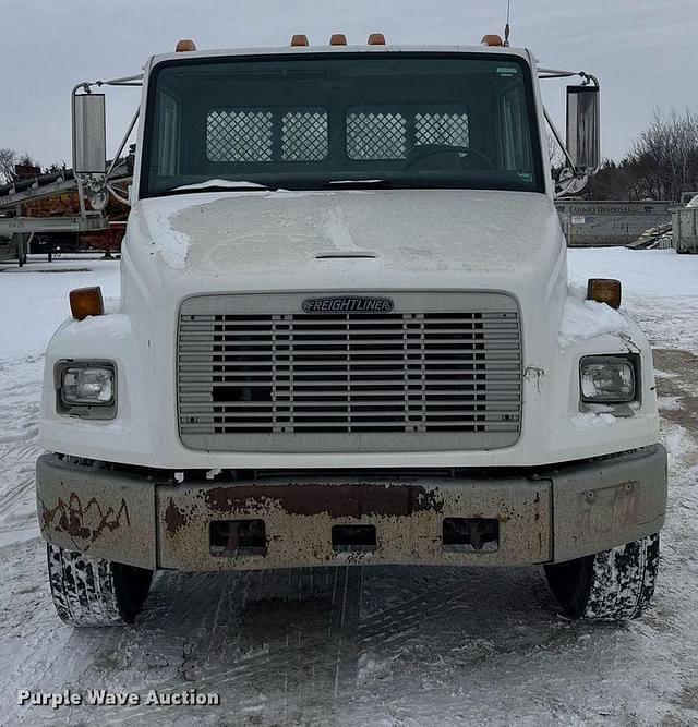 Image of Freightliner FL70 equipment image 1