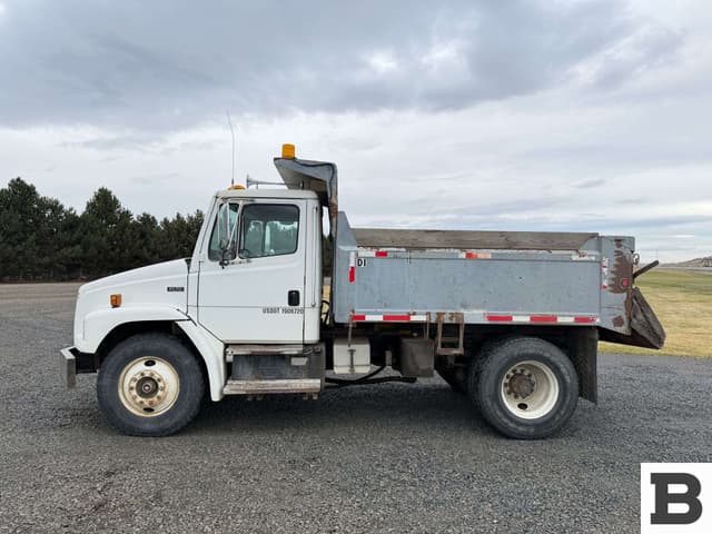 Image of Freightliner FL70 equipment image 1