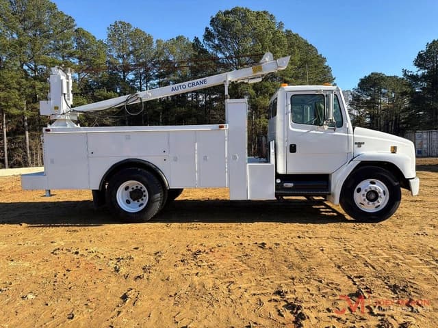 Image of Freightliner FL70 equipment image 1