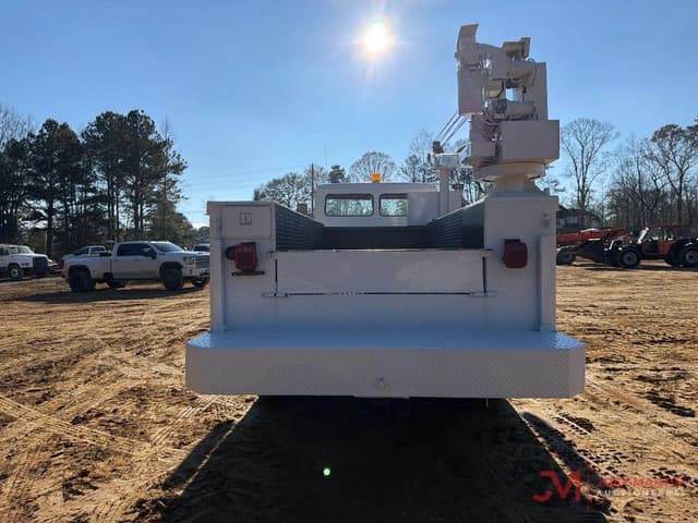 Image of Freightliner FL70 equipment image 3