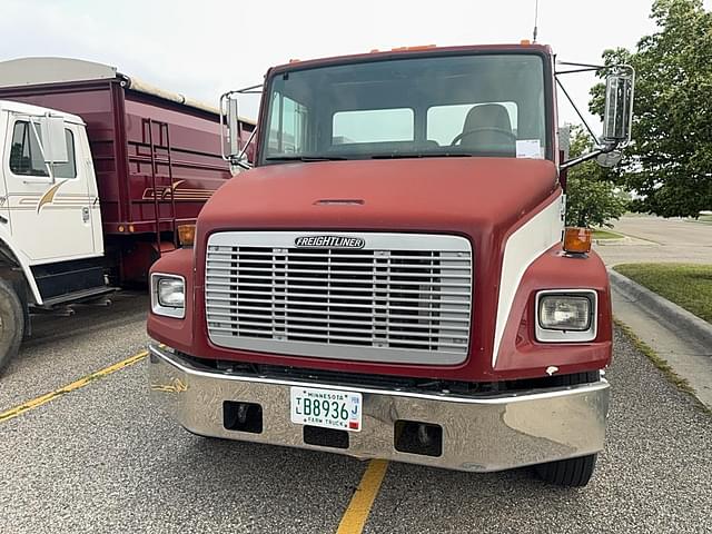 Image of Freightliner FL70 equipment image 1