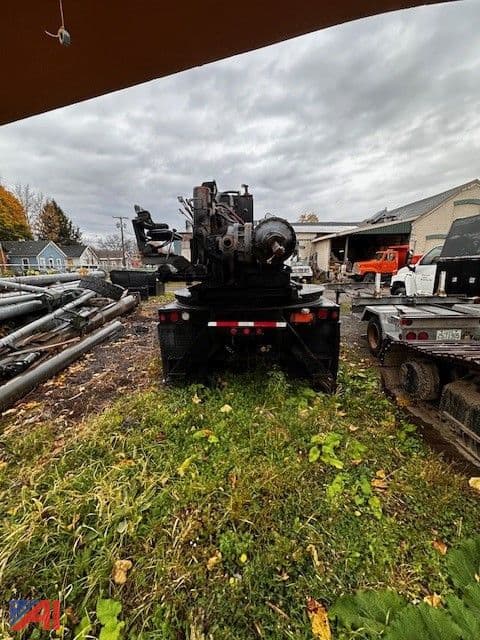 Image of Freightliner FL80 equipment image 2