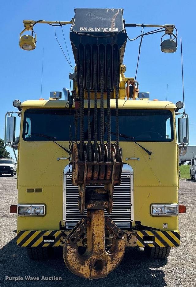 Image of Freightliner FLD equipment image 1