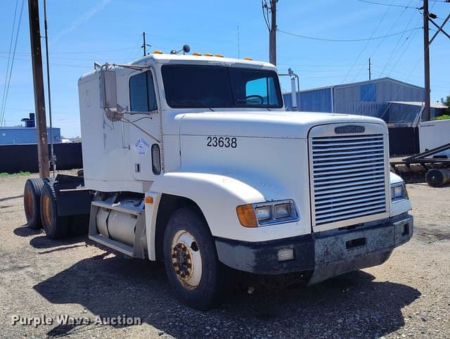 Image of Freightliner FLD equipment image 2