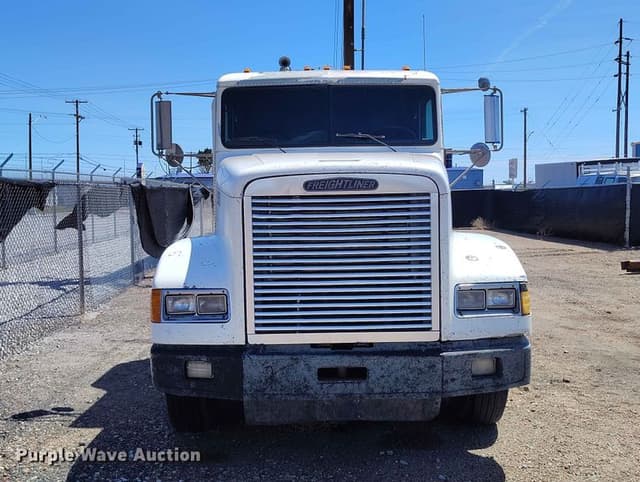 Image of Freightliner FLD equipment image 1