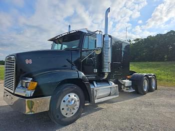 1996 Freightliner FLD112 Equipment Image0