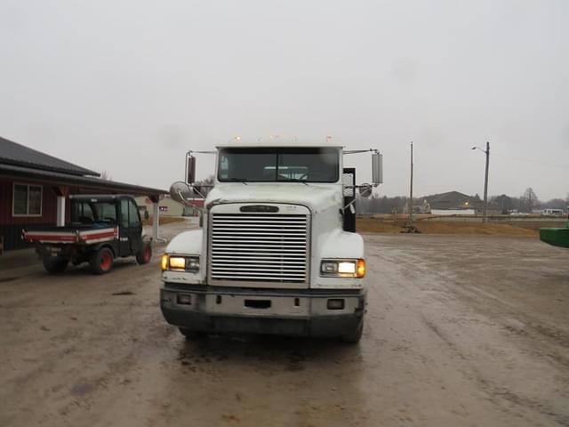 Image of Freightliner FLD112 equipment image 1