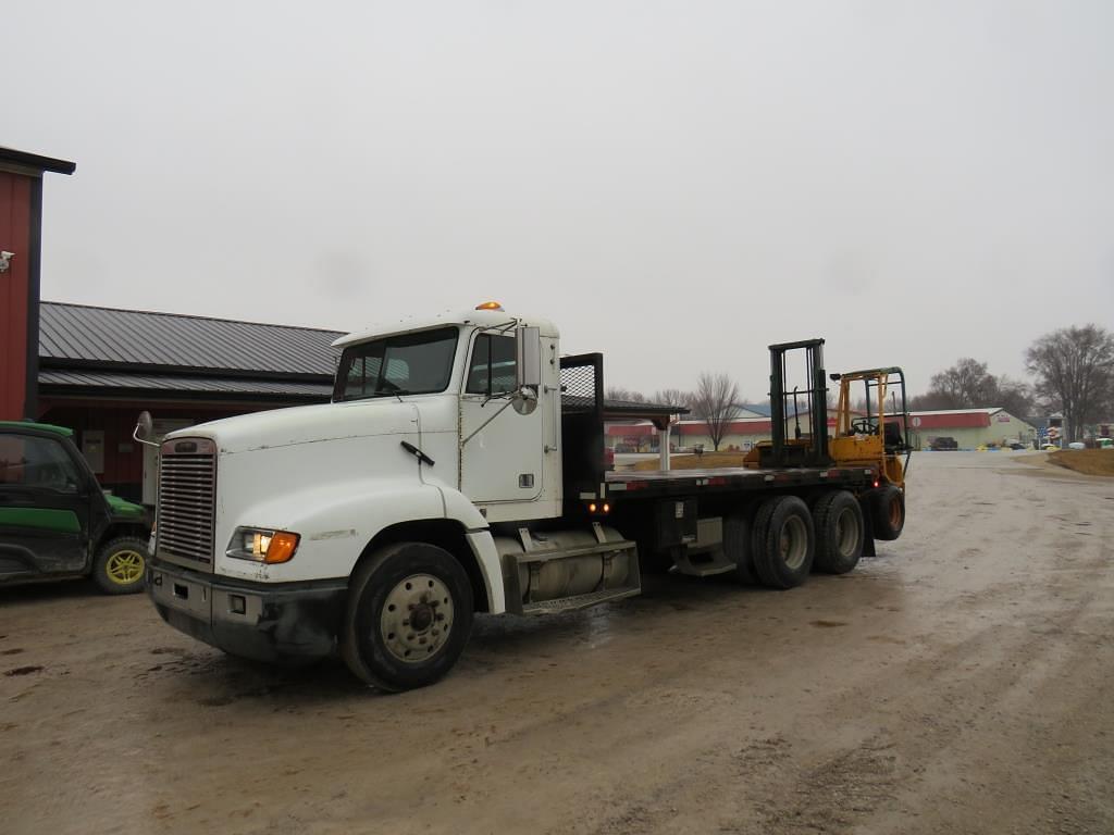 Image of Freightliner FLD112 Primary image