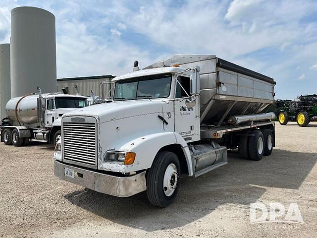 Image of Freightliner FLD112 equipment image 1