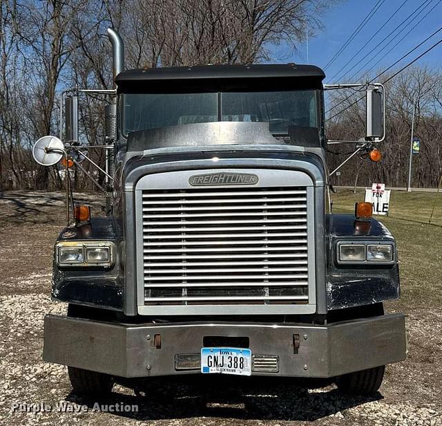 Image of Freightliner FLD112 equipment image 1