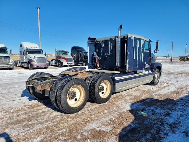 Image of Freightliner FLD112 equipment image 2