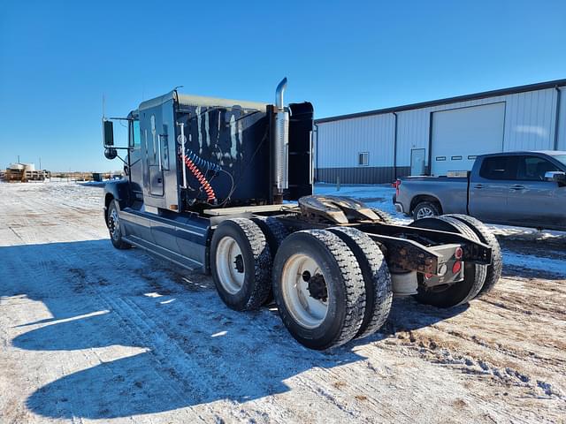 Image of Freightliner FLD112 equipment image 3