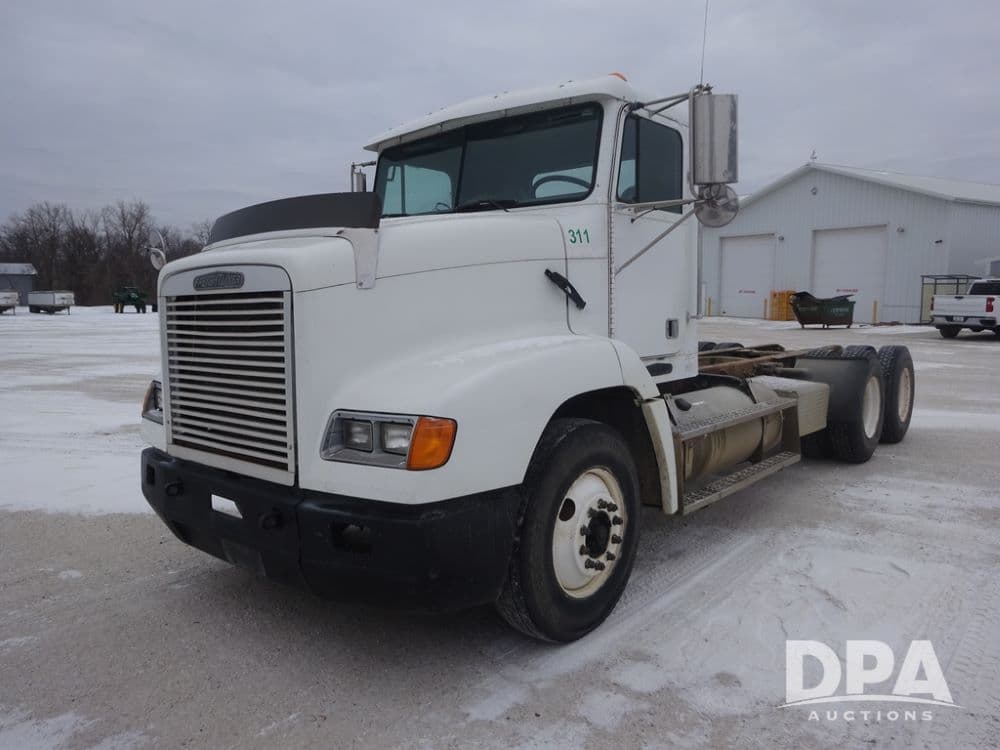 Image of Freightliner FLD112 Primary image