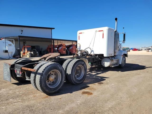 Image of Freightliner FLD112 equipment image 4