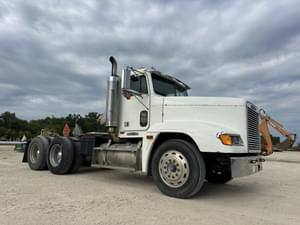 1996 Freightliner FLD120 Image