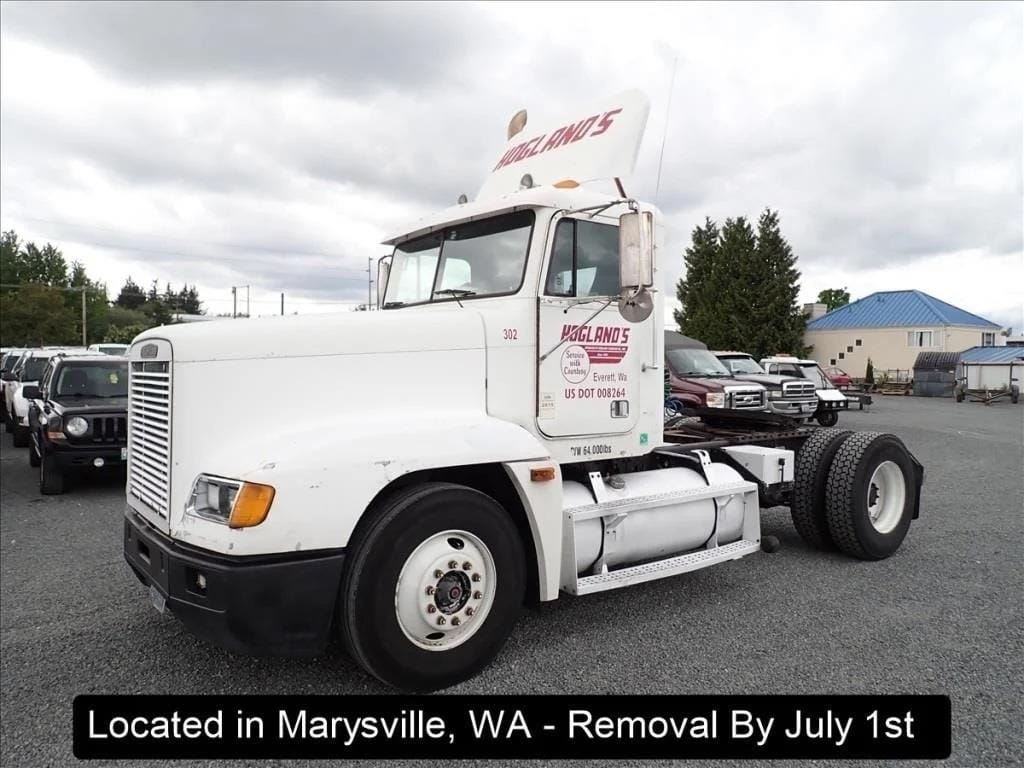 1996 Freightliner FLD120 Equipment Image0