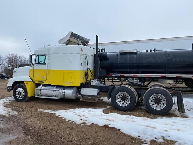 Image of Freightliner FLD120 equipment image 3