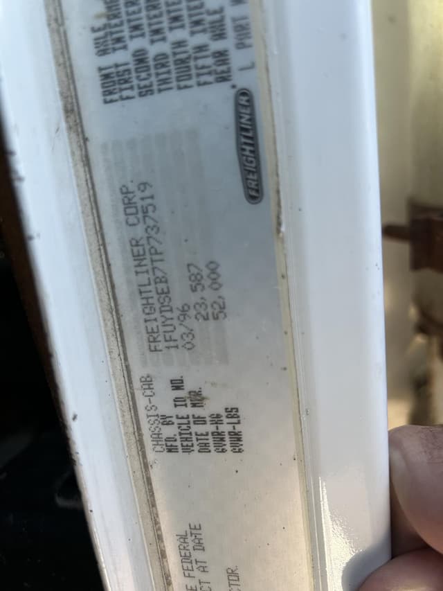 Image of Freightliner FLD120 equipment image 1