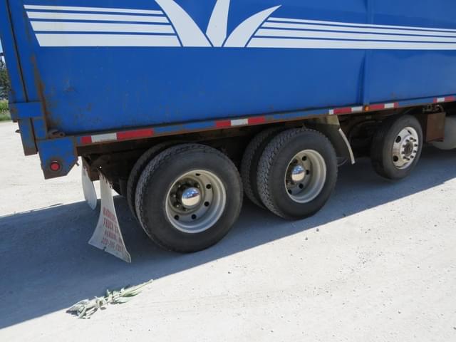 Image of Freightliner FLD120 equipment image 3
