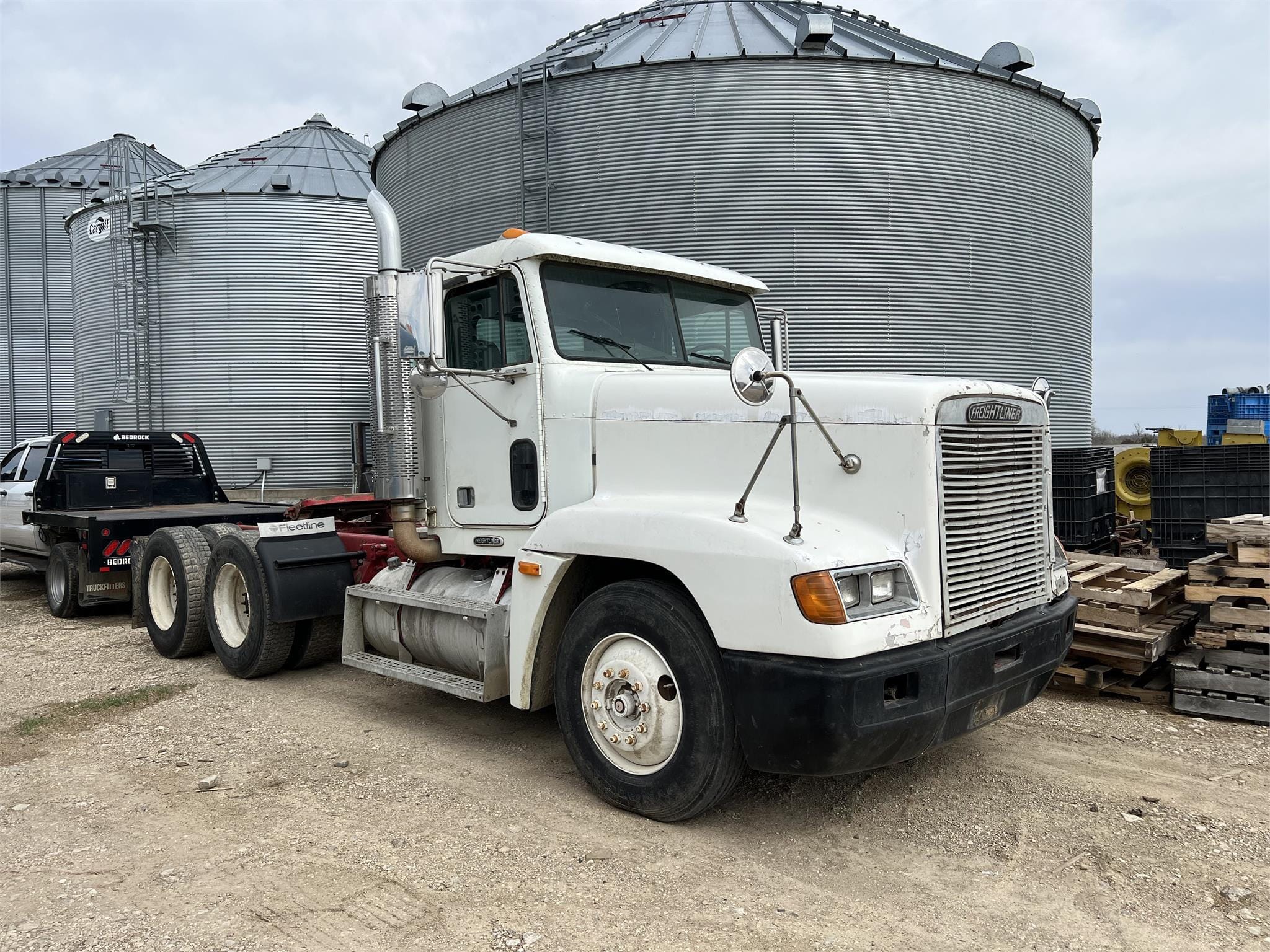Main image Freightliner FLD120