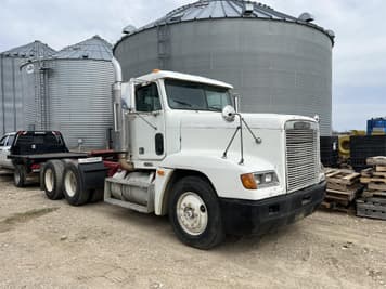 Main image Freightliner FLD120