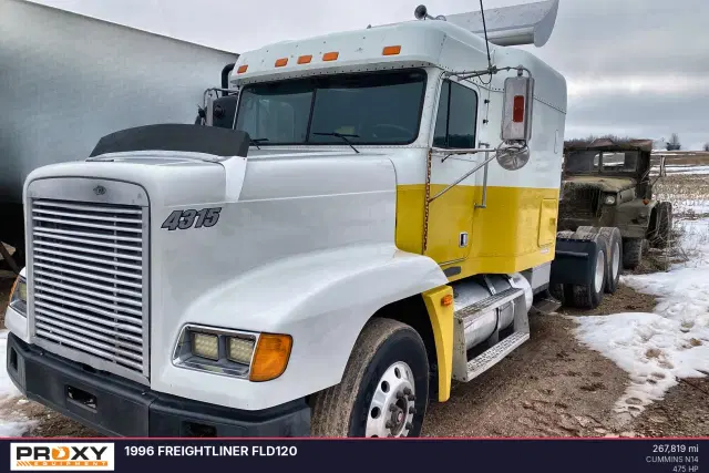 Image of Freightliner FLD120 equipment image 1