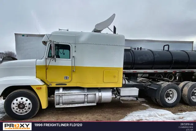 Image of Freightliner FLD120 equipment image 3