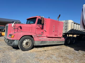 Main image Freightliner FLD120