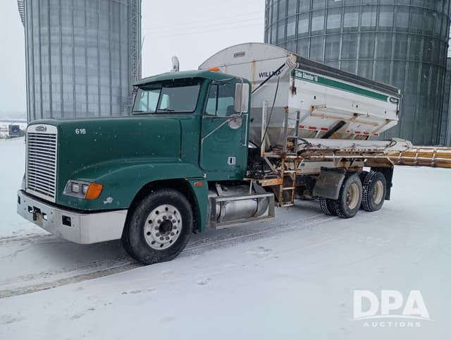 Image of Freightliner FLD120 equipment image 2