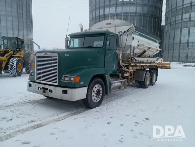 Image of Freightliner FLD120 equipment image 3