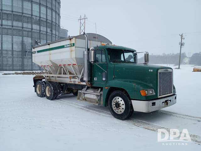 Image of Freightliner FLD120 equipment image 1