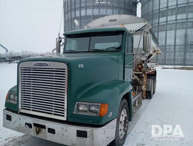 Image of Freightliner FLD120 equipment image 4