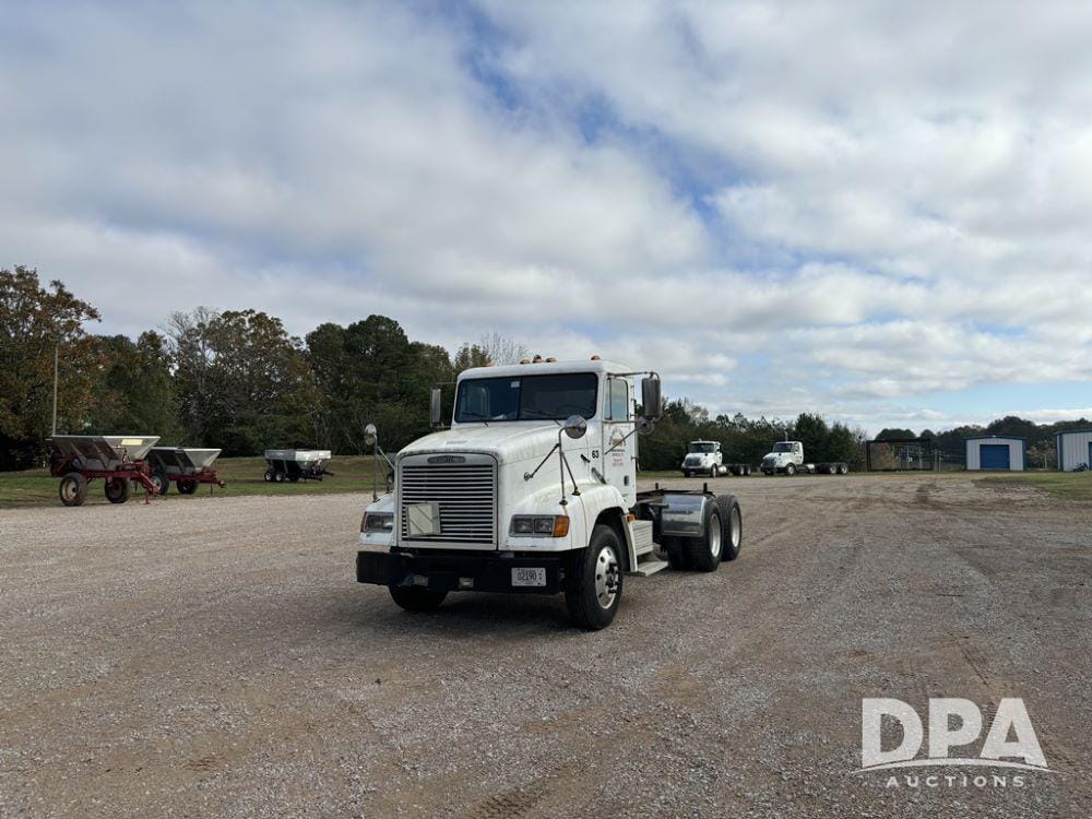 Main image Freightliner FLD120