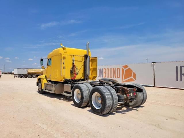 Image of Freightliner FLD120 equipment image 2