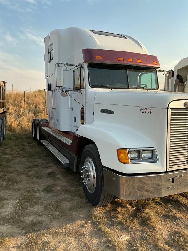 Image of Freightliner FLD120 equipment image 2