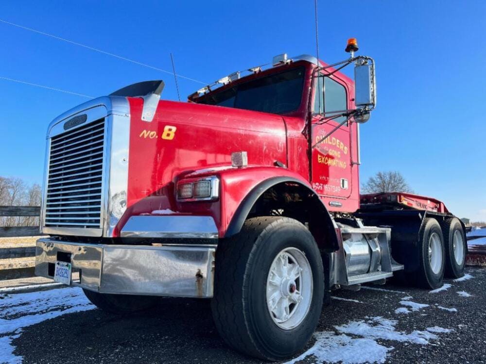 Main image Freightliner FLD120SD