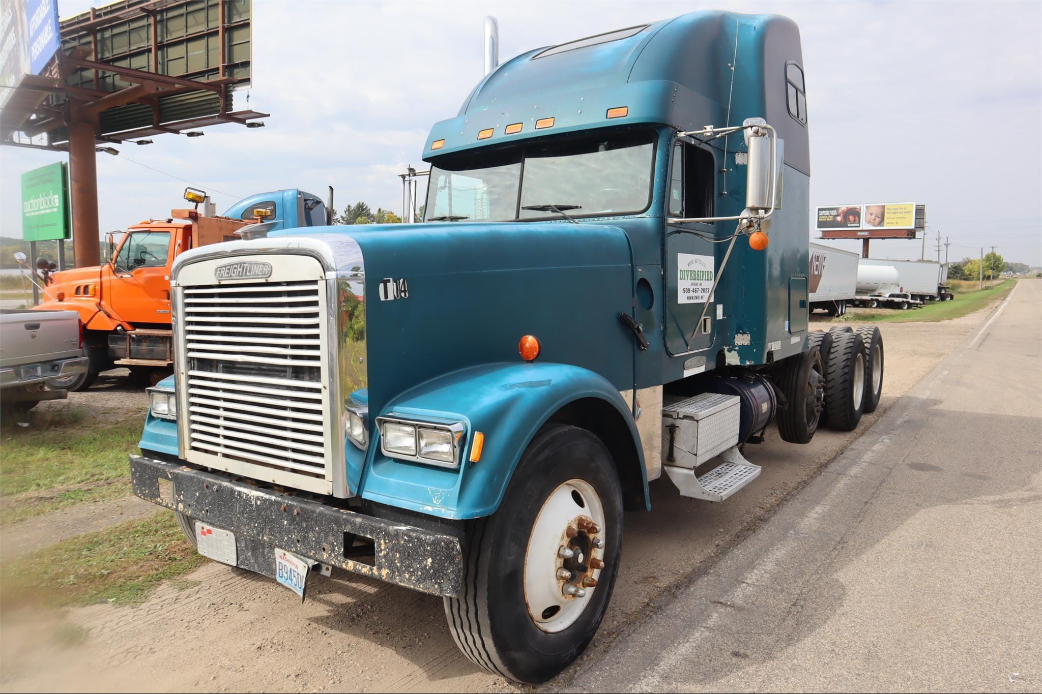 Main image Freightliner FLD132 Classic XL