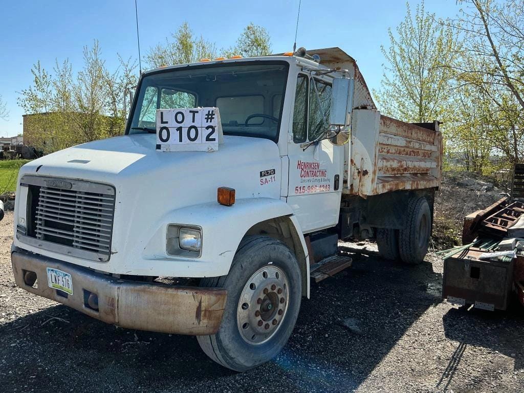 1996 Freightliner FL70 Equipment Image0