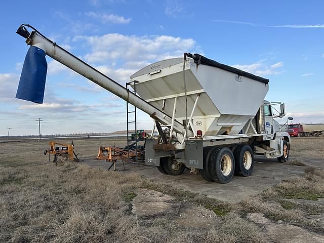 Image of Freightliner USF-1E equipment image 2