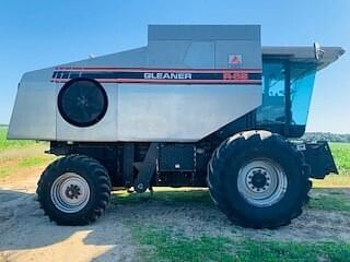 Main image Gleaner R62 3